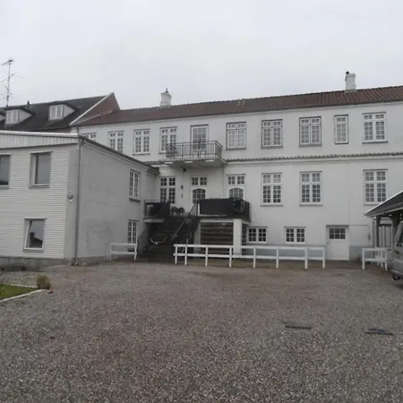 Gamle Praestegard, Vicevaertlejlighed Apartment Arup (Funen)
